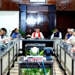 बिना तैयारी बैठक में पहुंचे अधिकारियों पर सीएम धामी सख्त, जताई कड़ी नाराजगी ,  मुख्यमंत्री बोले— मुख्यमंत्री घोषणाएं सरकार की सर्वोच्च प्राथमिकता